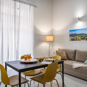 Open Sicily Homes - Near The Train Station , Palermo Italië